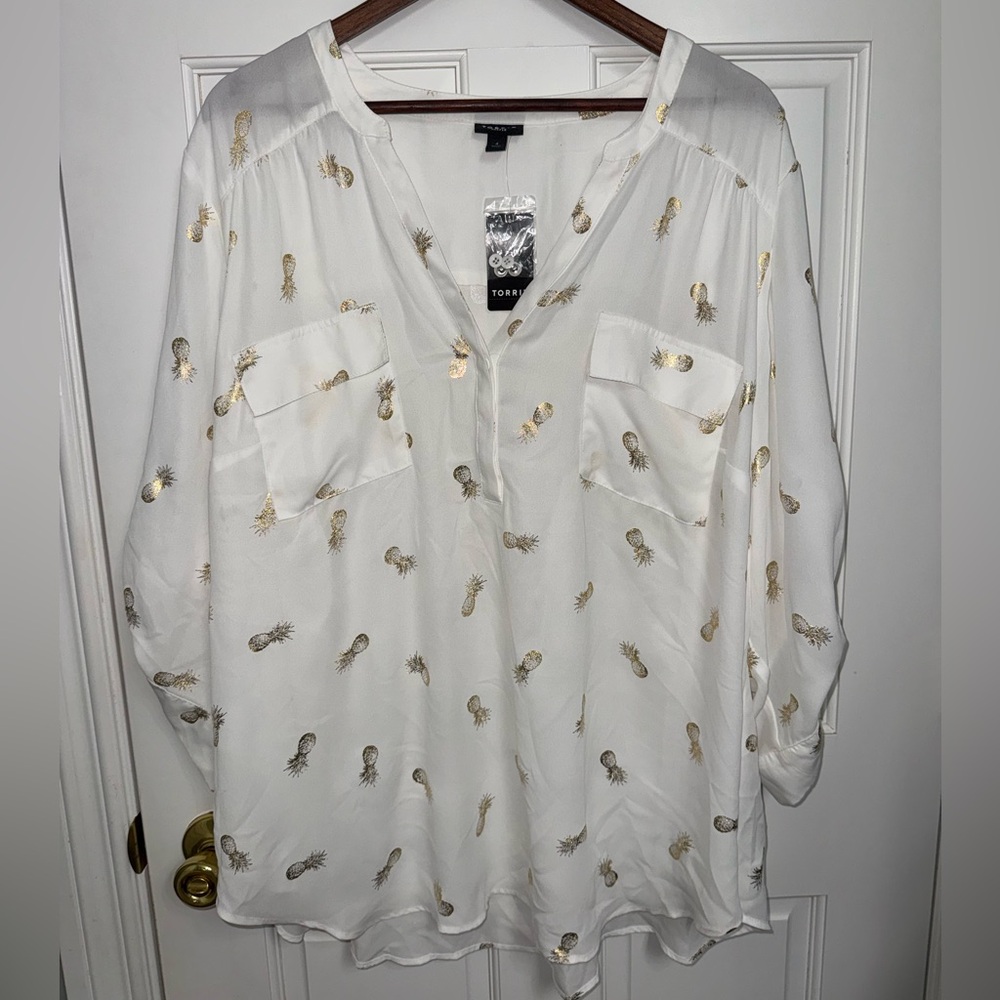 Torrid White Blouse with Gold Pineapple Accents Size 4